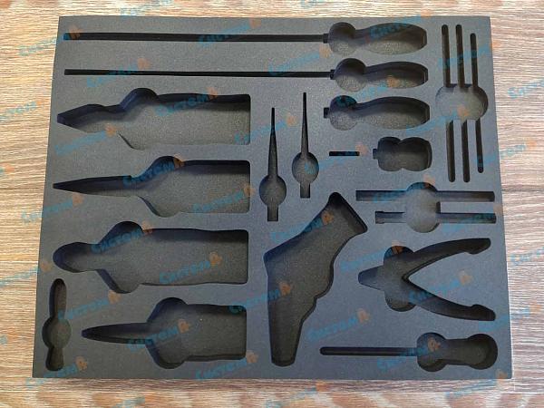 Лазерная резка ложемента из ева для кейса Лазерная резка ложемента из ева для кейса